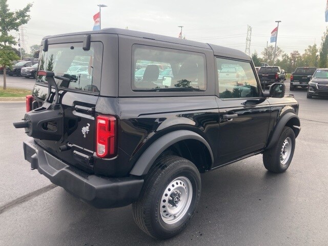 2022 Ford Bronco Base photo 3