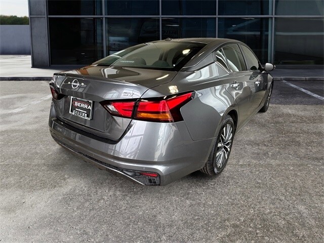 2023 Nissan Altima 2.5 SV photo 4