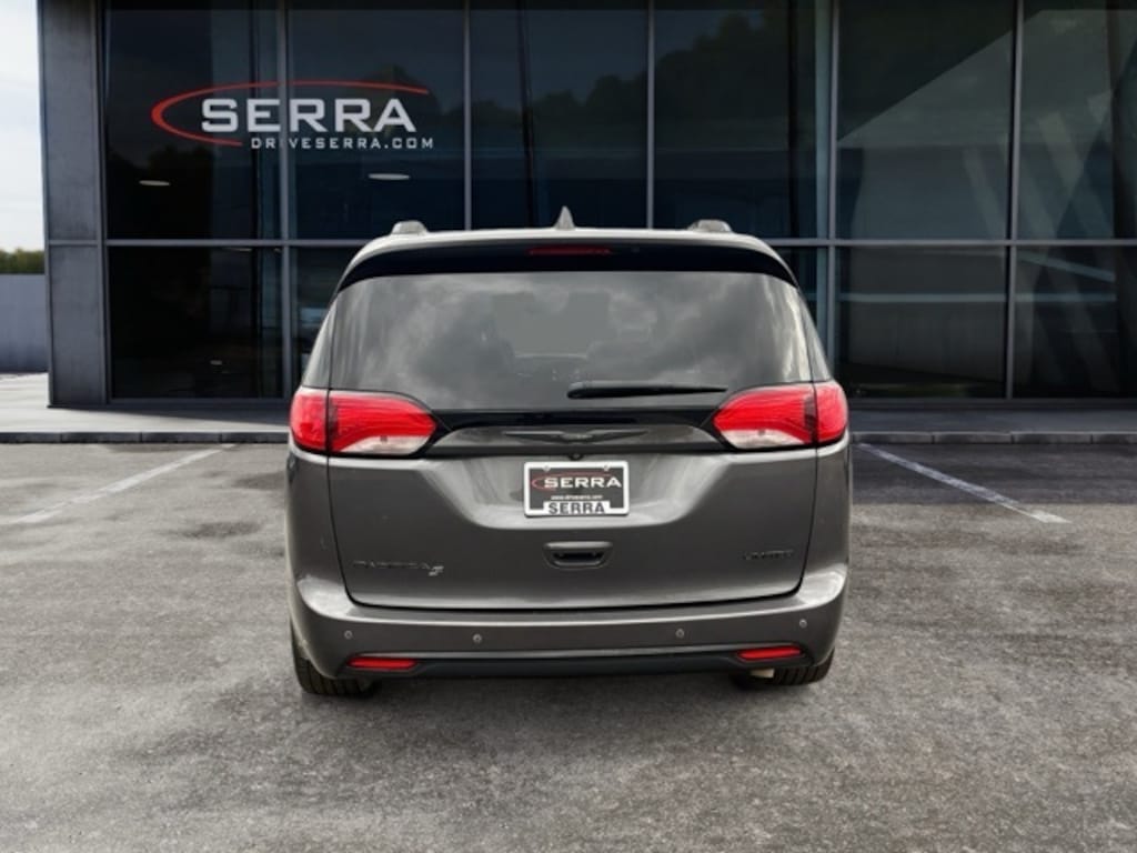 Used 2019 Chrysler Pacifica Limited Van Passenger Van