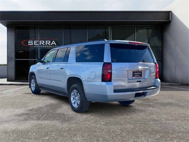 2020 Chevrolet Suburban LT photo 2