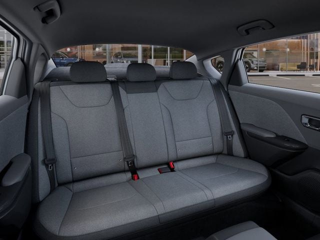 2025 Kia K4 LXS - Photo 16