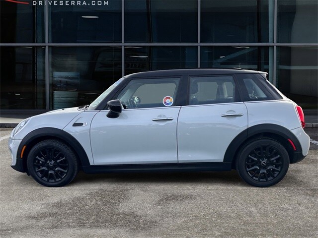 2021 Mini Cooper 4 Door Hardtop photo 2