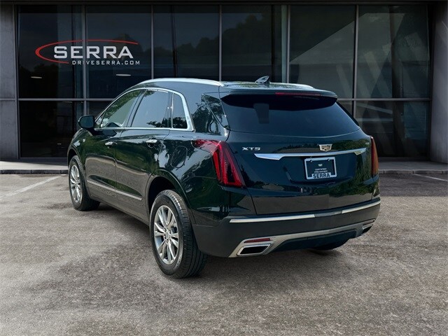 2022 Cadillac XT5 Premium Luxury photo 2