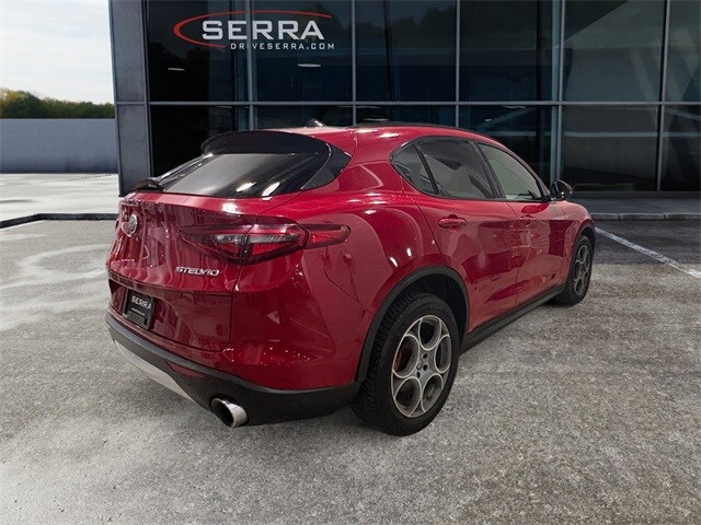 2018 Alfa Romeo Stelvio Sport photo 4