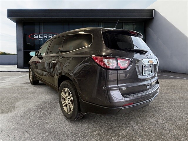 2016 Chevrolet Traverse 2LT photo 2