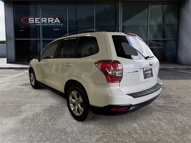 2015 Subaru Forester 2.5i Premium photo 2