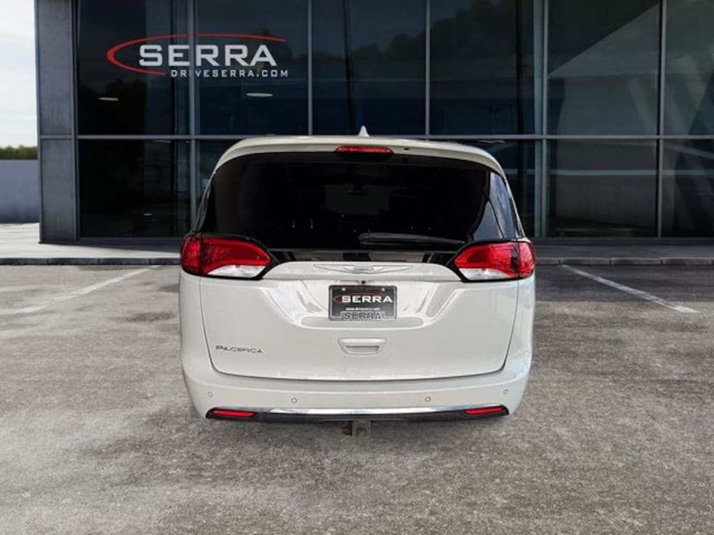 Used 2017 Chrysler Pacifica Touring-L Van