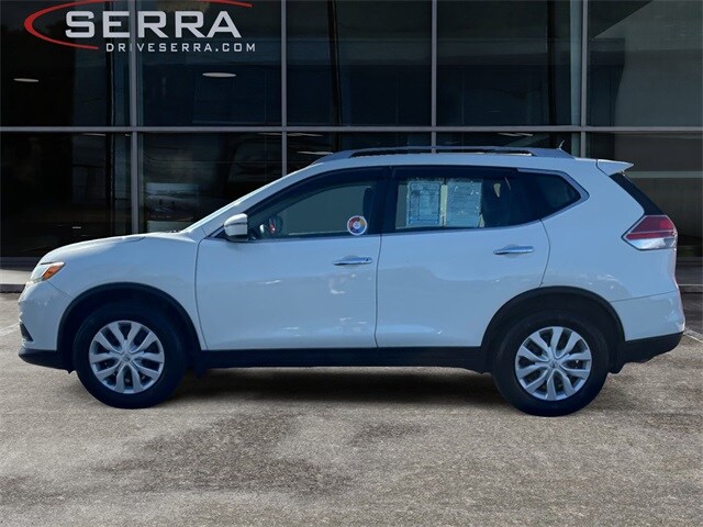 2016 Nissan Rogue S photo 2