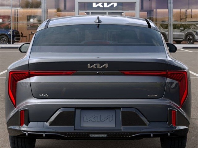 2025 Kia K4 GT-Line photo 3