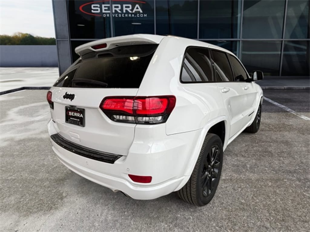 Used 2018 Jeep Grand Cherokee Laredo 4x4 SUV