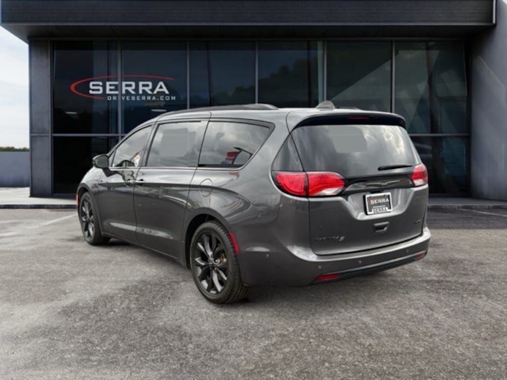 Used 2019 Chrysler Pacifica Limited Van Passenger Van