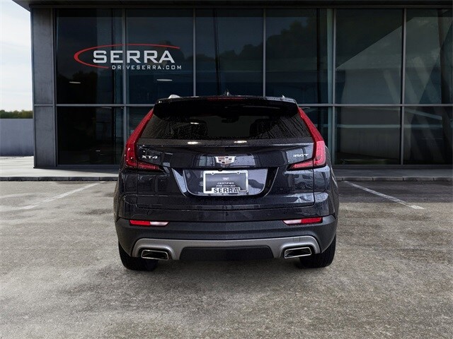 2023 Cadillac XT4 Premium Luxury photo 3