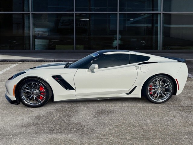 2016 Chevrolet Corvette Z06 2LZ photo 2