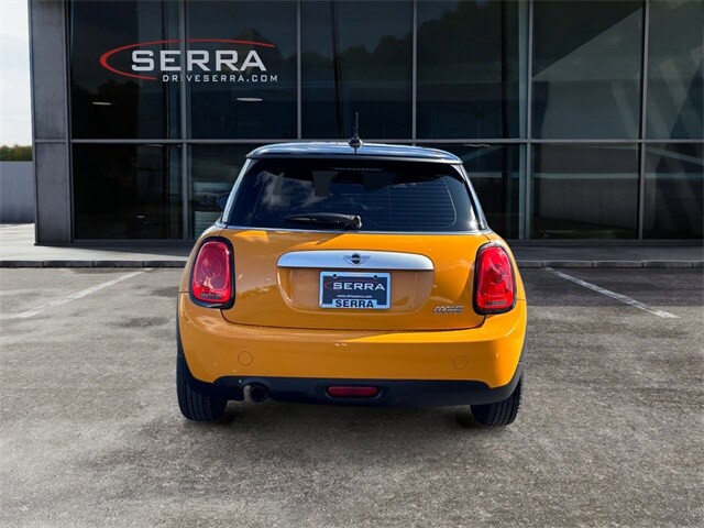 2015 Mini Cooper 2 Door Hardtop photo 3