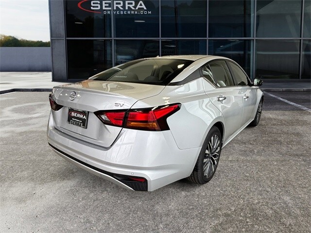 2023 Nissan Altima 2.5 SV photo 4
