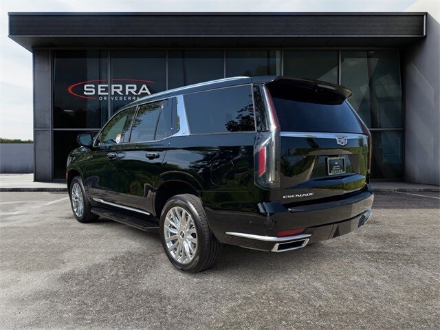 2023 Cadillac Escalade Premium Luxury photo 3