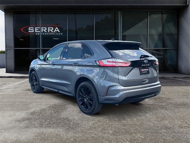 2022 Ford Edge SEL photo 3