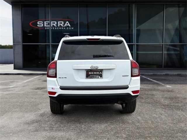 2015 Jeep Compass Latitude photo 3