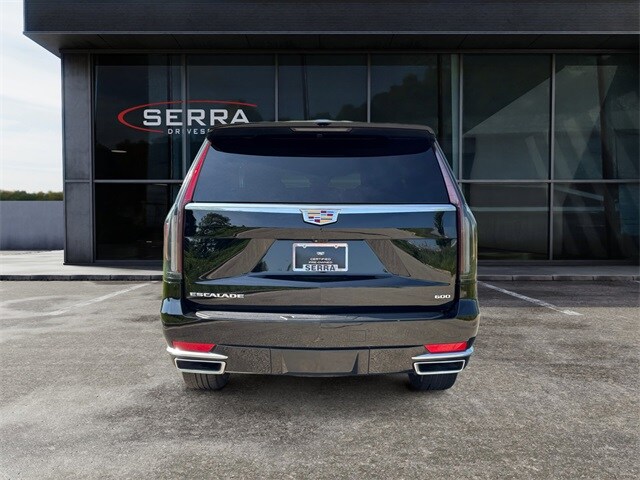 2023 Cadillac Escalade Premium Luxury photo 4