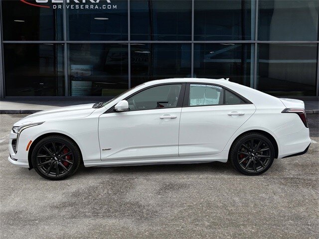 2023 Cadillac CT4 photo 2