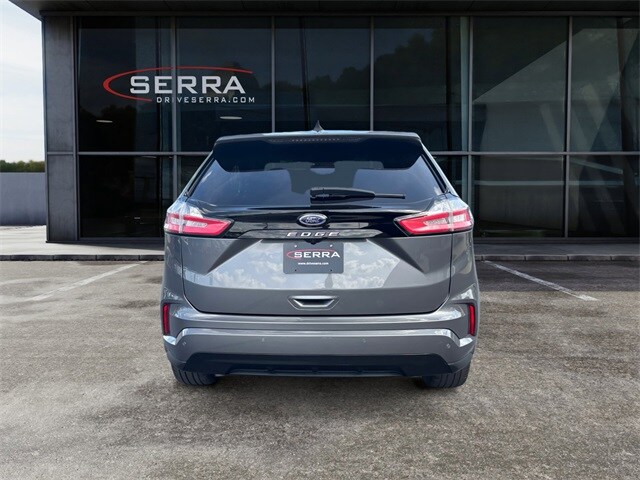 2022 Ford Edge SEL photo 4