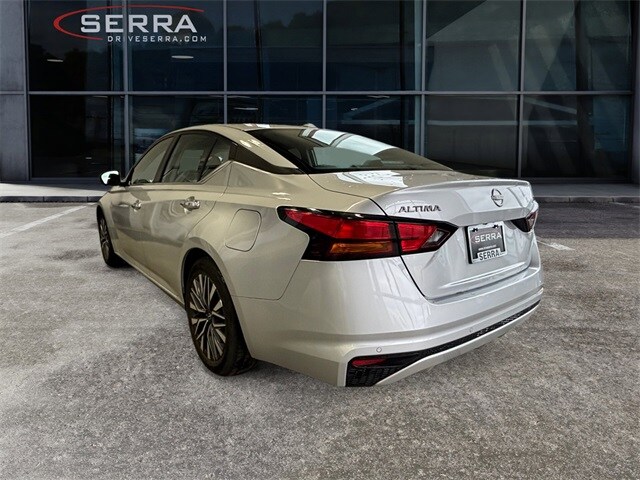 2023 Nissan Altima 2.5 SV photo 2