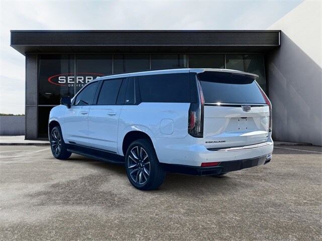 2023 Cadillac Escalade ESV Sport photo 2
