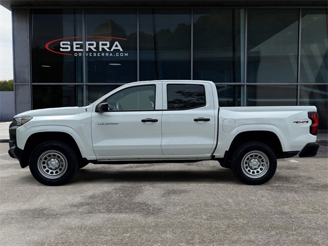 2023 Chevrolet Colorado Work Truck photo 2