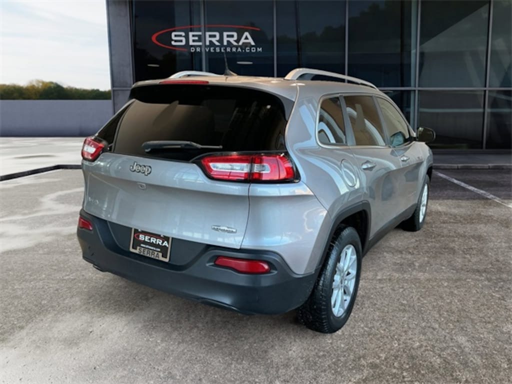 Used 2016 Jeep Cherokee Latitude 4x4 SUV