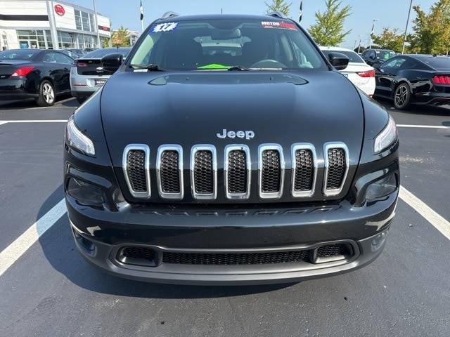 Used 2017 Jeep Cherokee Latitude with VIN 1C4PJMCS9HW600668 for sale in Washington, MI