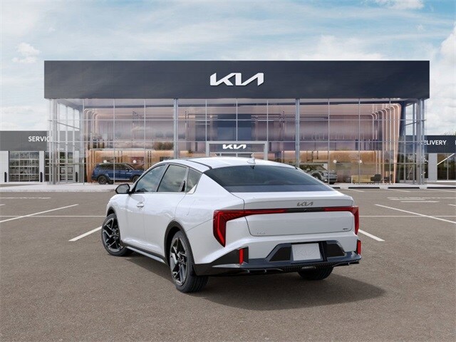 2025 Kia K4 GT-Line photo 4