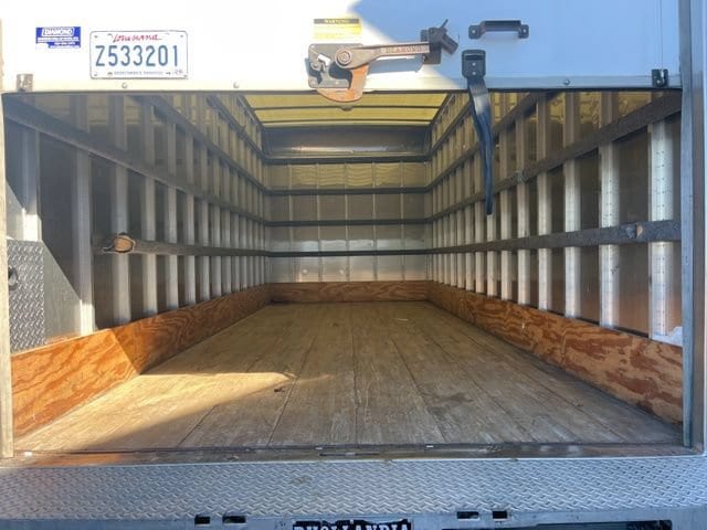 2024 Isuzu NPR HD - Photo 6