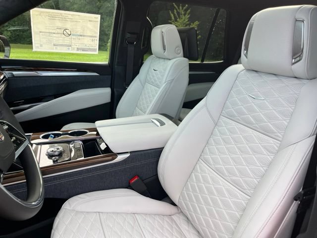 2026 Cadillac Escalade Platinum Sport - Photo 17