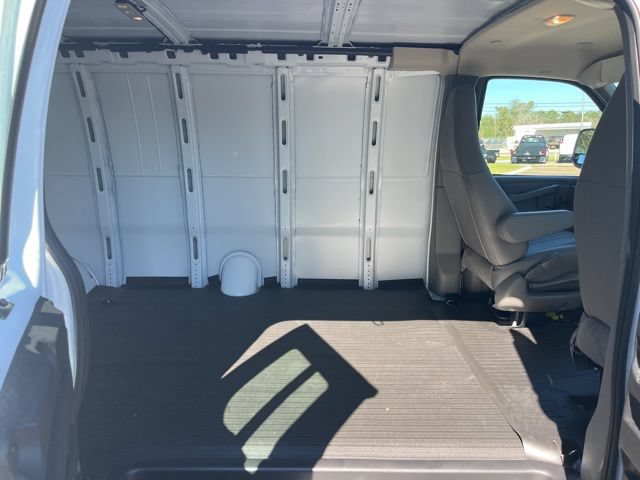2025 Chevrolet Express Cargo Work Van - Photo 20