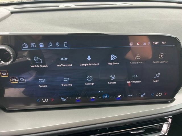 2027 Chevrolet Traverse LT - Photo 25