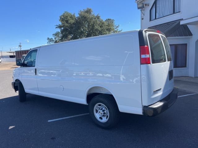 2025 Chevrolet Express Cargo Work Van - Photo 4