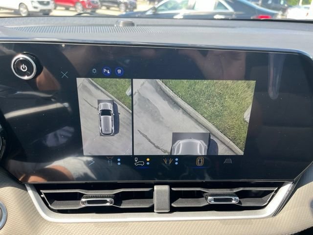 2027 Chevrolet Equinox LT - Photo 30