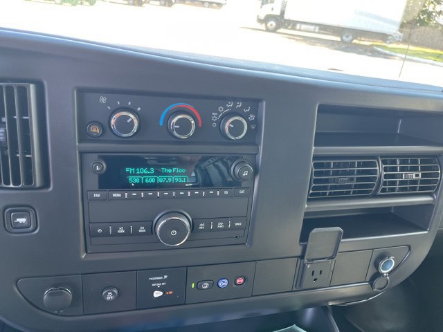 2025 Chevrolet Express Cargo Work Van - Photo 18