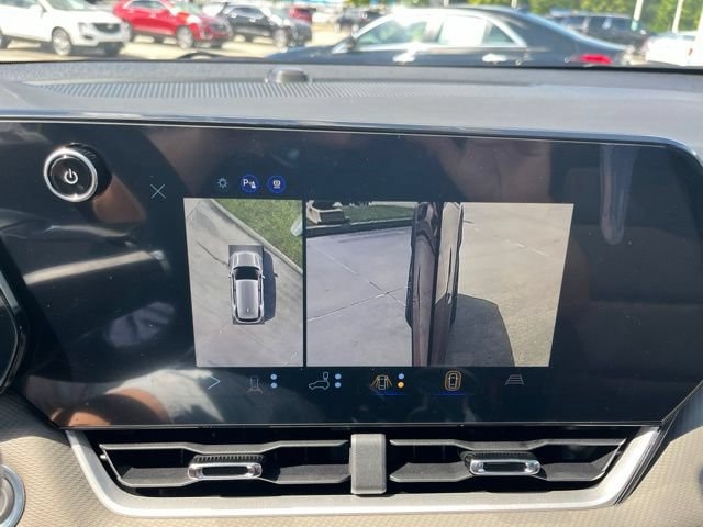 2027 Chevrolet Equinox LT - Photo 32