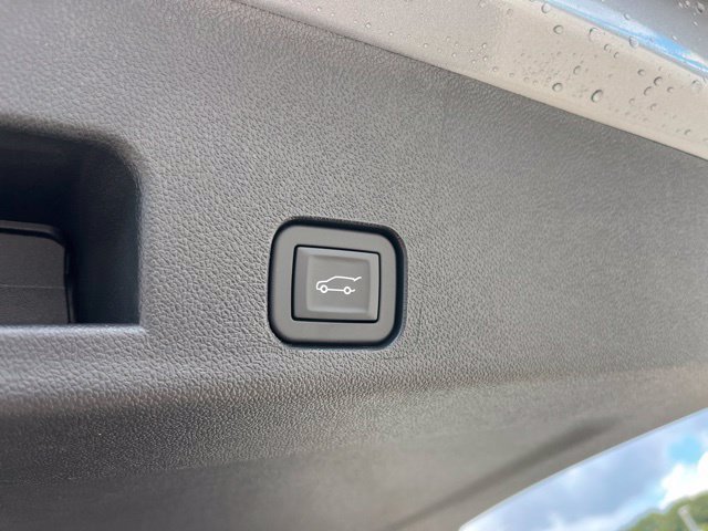 2027 Chevrolet Traverse LT - Photo 8