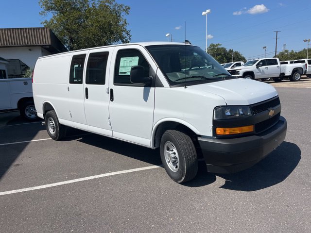 2025 Chevrolet Express Cargo Work Van - Photo 9