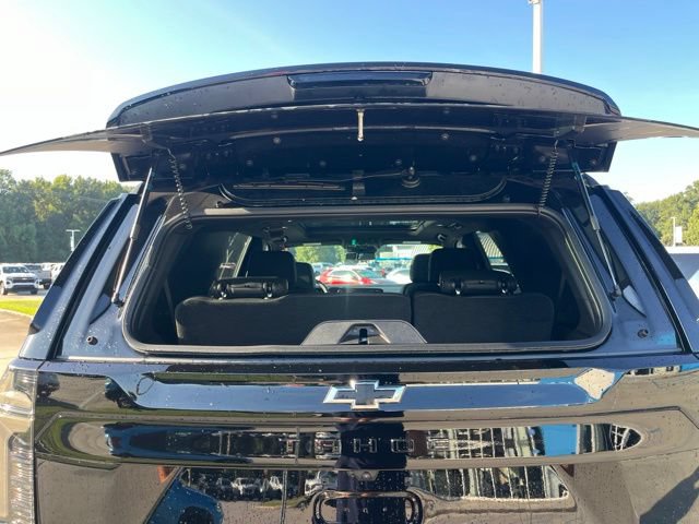 2027 Chevrolet Tahoe Z71 - Photo 7