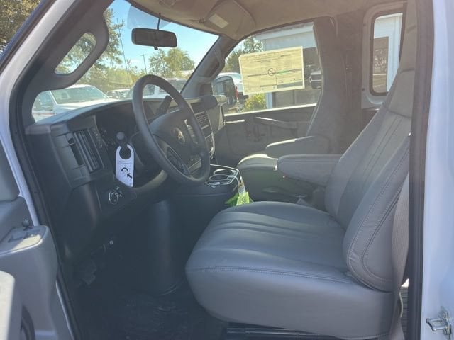 2025 Chevrolet Express Cargo Work Van - Photo 13