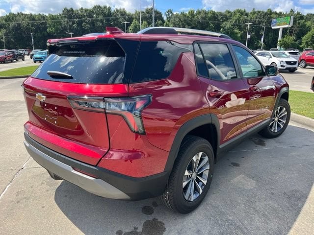 2027 Chevrolet Equinox LT - Photo 8