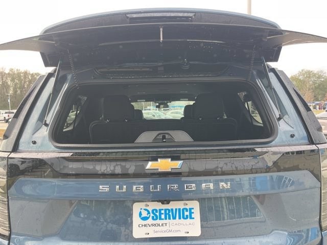 2026 Chevrolet Suburban Premier - Photo 6