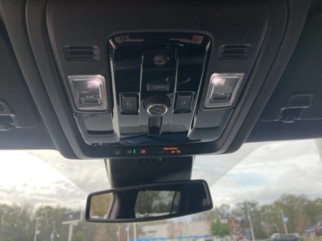 2026 Chevrolet Suburban Premier - Photo 38