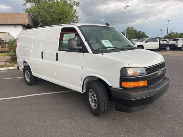 2025 Chevrolet Express Cargo Work Van - Photo 11