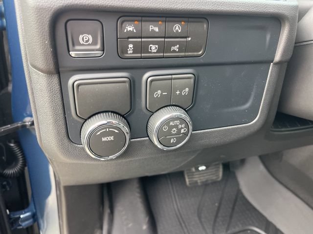 2026 Chevrolet Suburban Premier - Photo 20