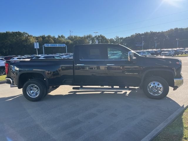 2026 Chevrolet Silverado 3500 HD LTZ - Photo 13