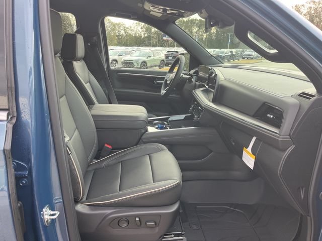 2026 Chevrolet Suburban Premier - Photo 39